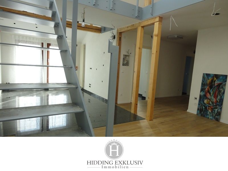 Süßen: Historisch und stylisch - geräumiges Haus, 8,5 Zimmer, 2 Küchen, 2 Bäder, Stellplätze  Süßen: Historisch und stylisch - geräumiges Haus, 8,5 Zimmer, 2 Küchen, 2 Bäder, Stellplätze