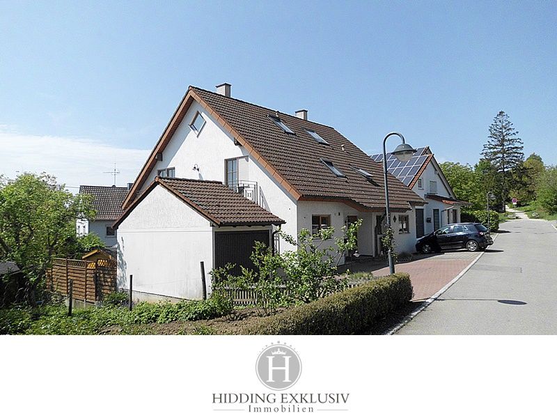 Pliezhausen: Charmante Doppelhaushälfte mit Balkon, Garten und Garage in ruhiger, dennoch zentralen Wohnlage  Pliezhausen: Charmante Doppelhaushälfte mit Balkon, Garten und Garage in ruhiger, dennoch zentralen Wohnlage