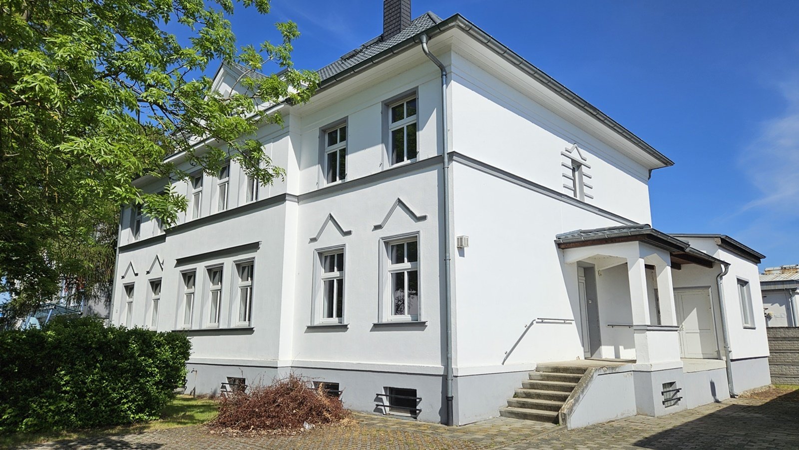 Repräsentative Villa für Handel und Gewerbe in bester Lage