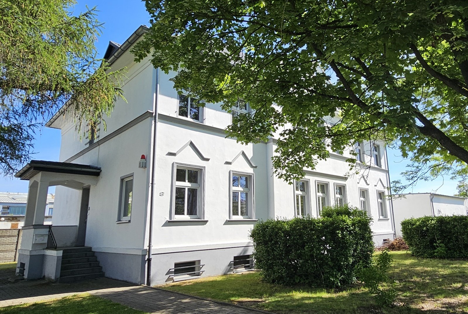 Repräsentative Villa für Handel und Gewerbe in bester Lage 
