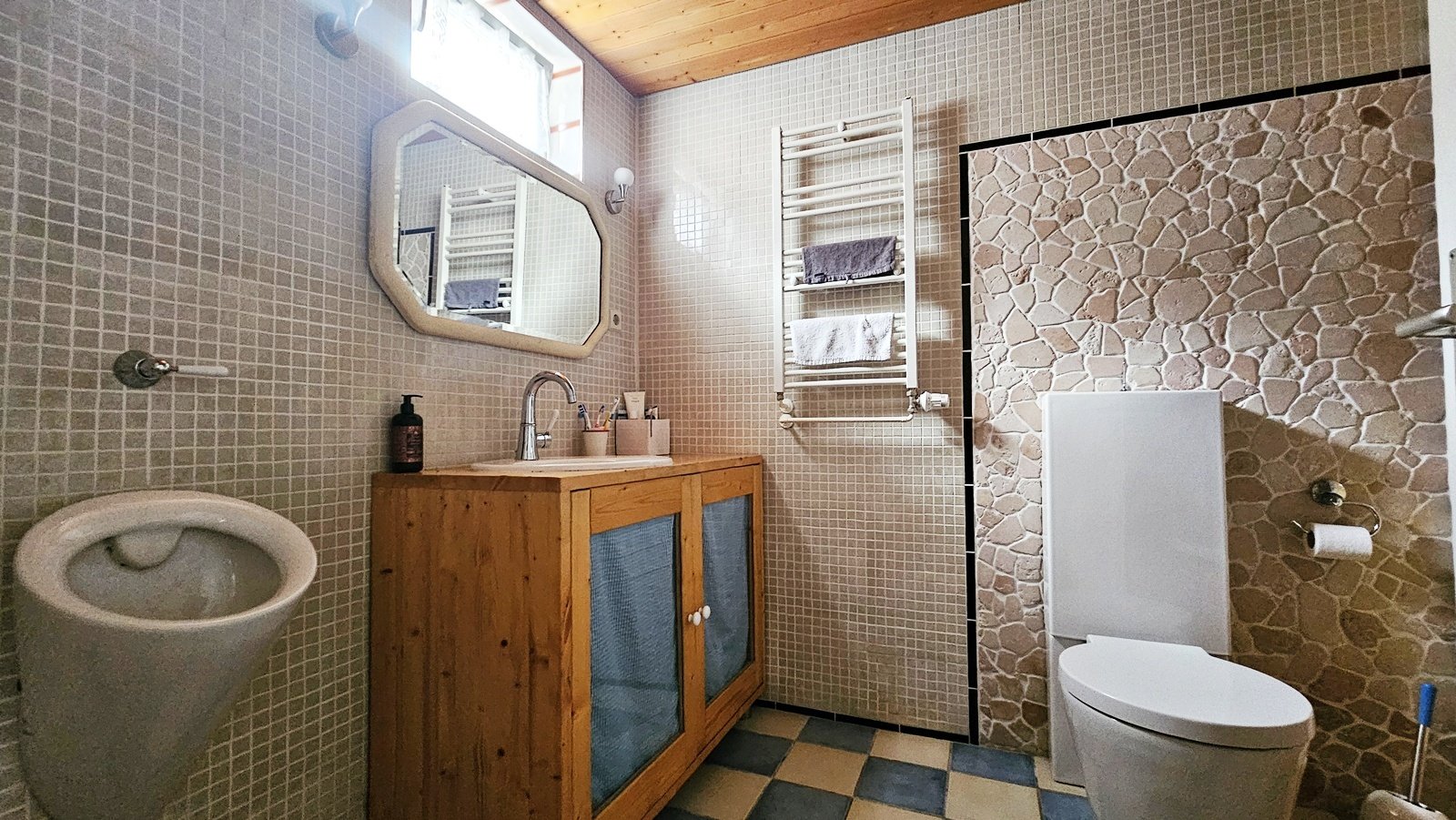 Charmantes Einfamilienhaus mit großem Garten, Dachterrasse und Garage im mediterranen Landhausstil