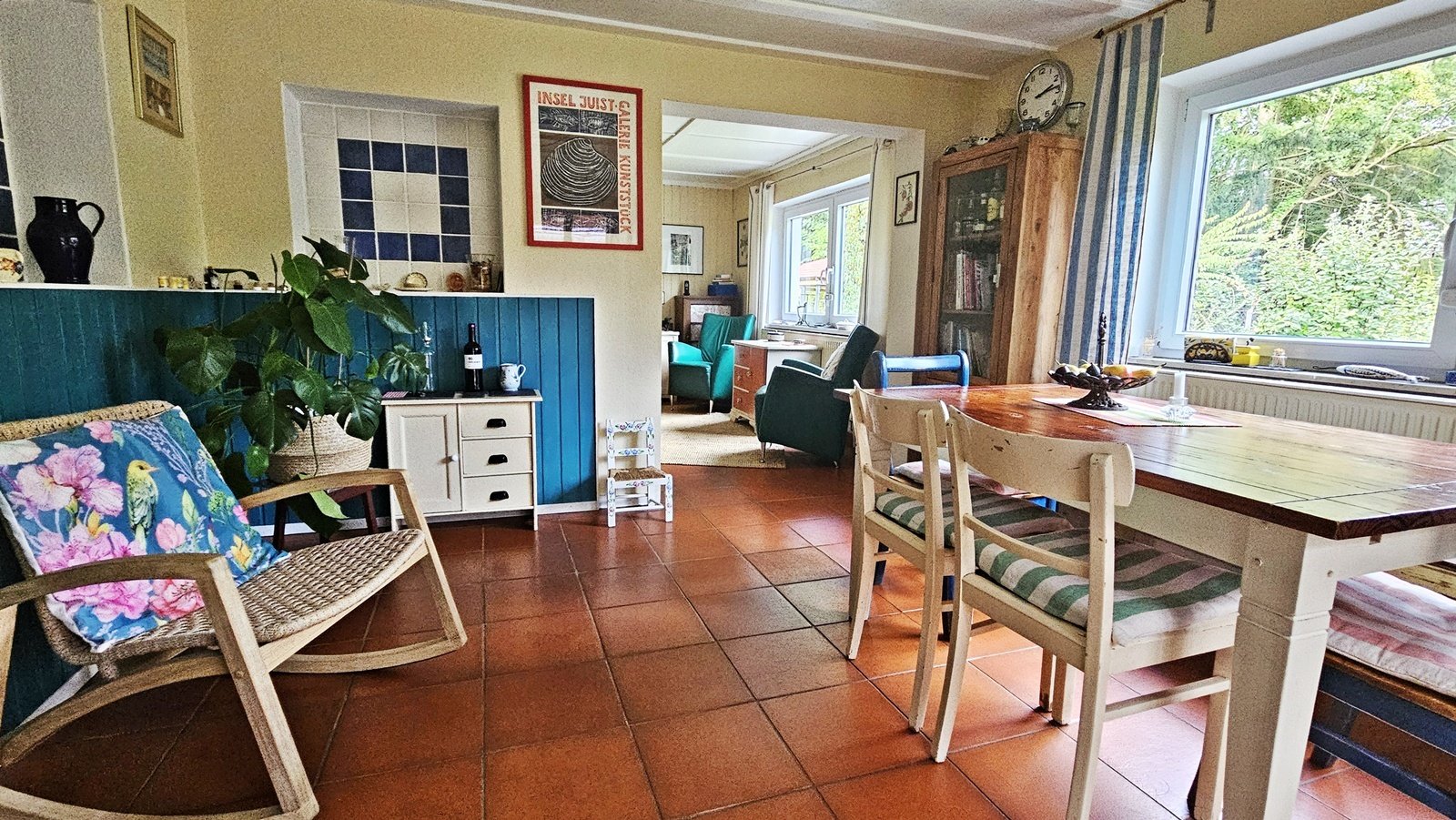 Charmantes Einfamilienhaus mit großem Garten, Dachterrasse und Garage im mediterranen Landhausstil