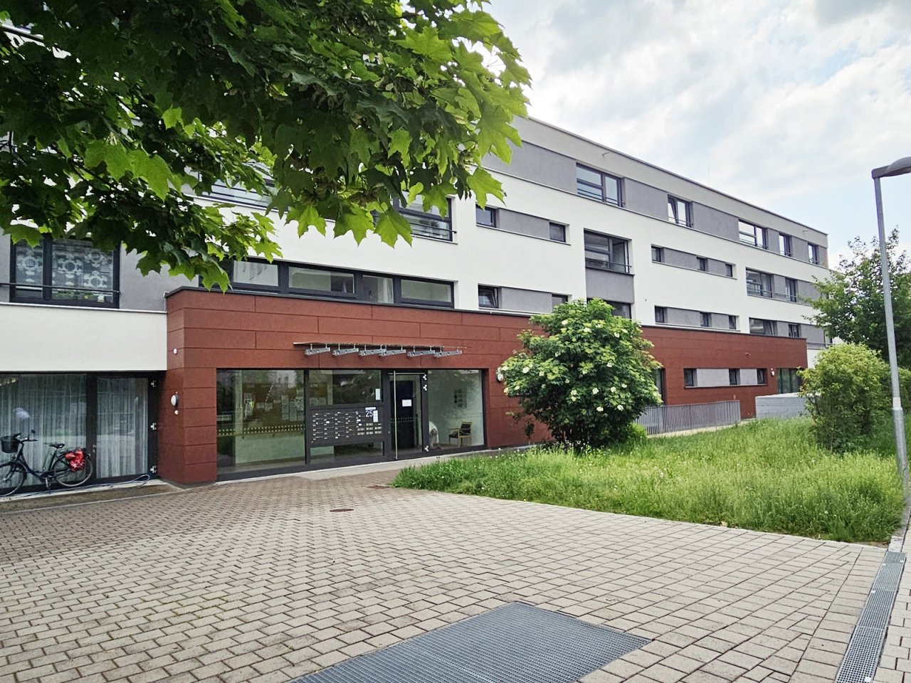 Außenansicht Eingangsbereich Außenansicht Eingangsbereich