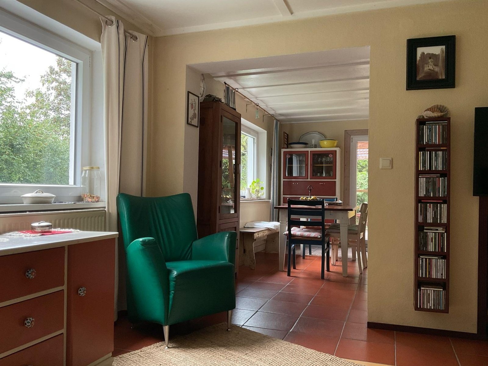 Wohnzimmermit Blick ins Esszimmer