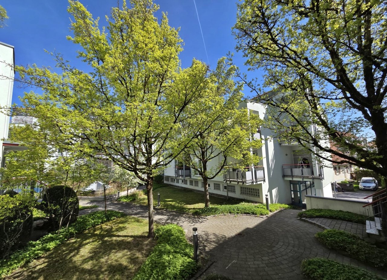Blick in den grünen Innenhof