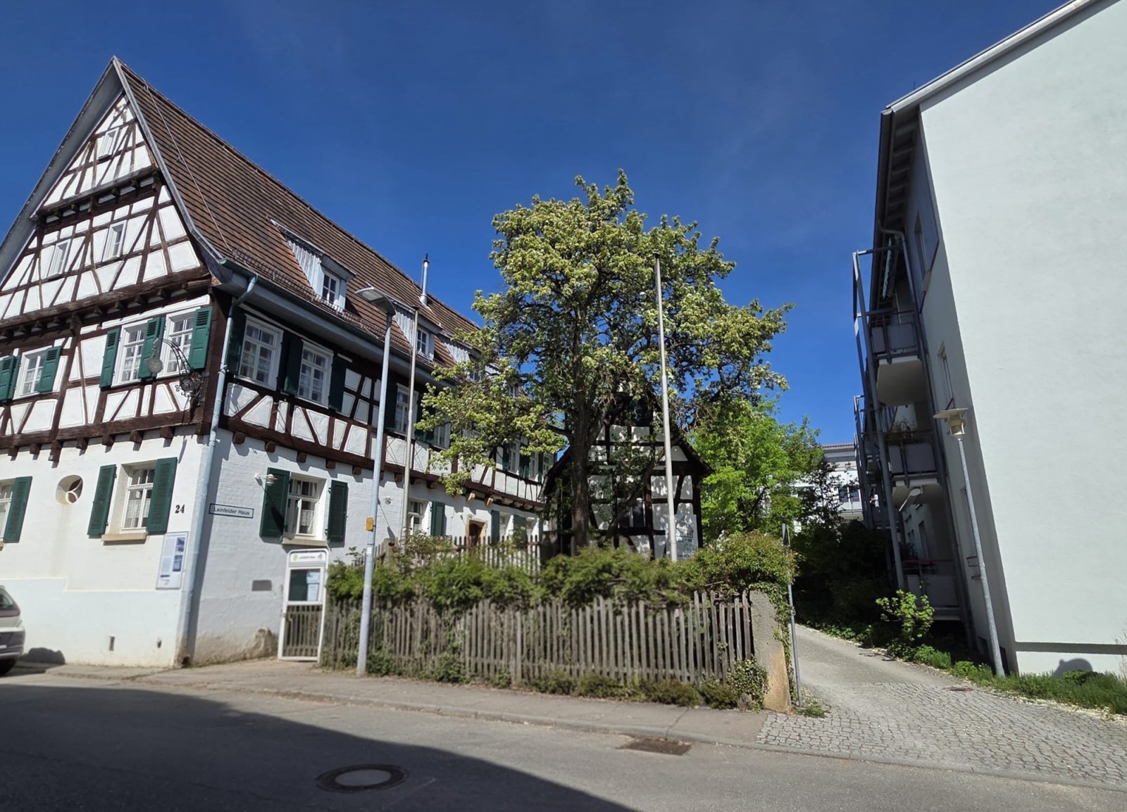 Direkte Nachbarschaft zum Leinfelder Haus