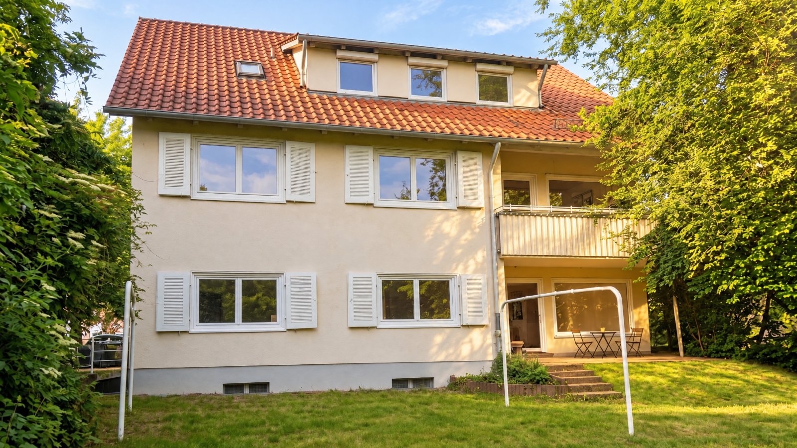 fassade-rechts-sonnenverlauf fassade-rechts-sonnenverlauf