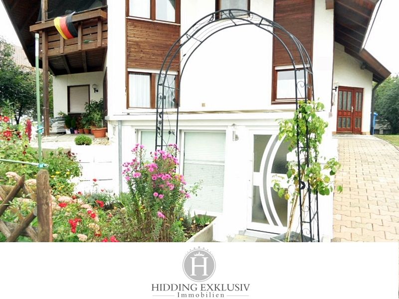 Balingen: *Nicht Alltägliche 2 Zimmer-EG-Wohnung mit Wintergarten, EBK + Stellplatz*  Balingen: *Nicht Alltägliche 2 Zimmer-EG-Wohnung mit Wintergarten, EBK + Stellplatz*